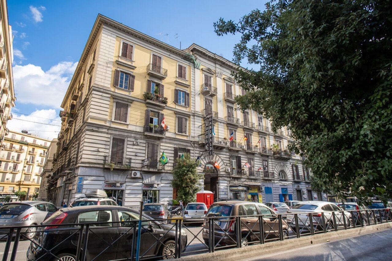 Garibaldi 3* Napoli